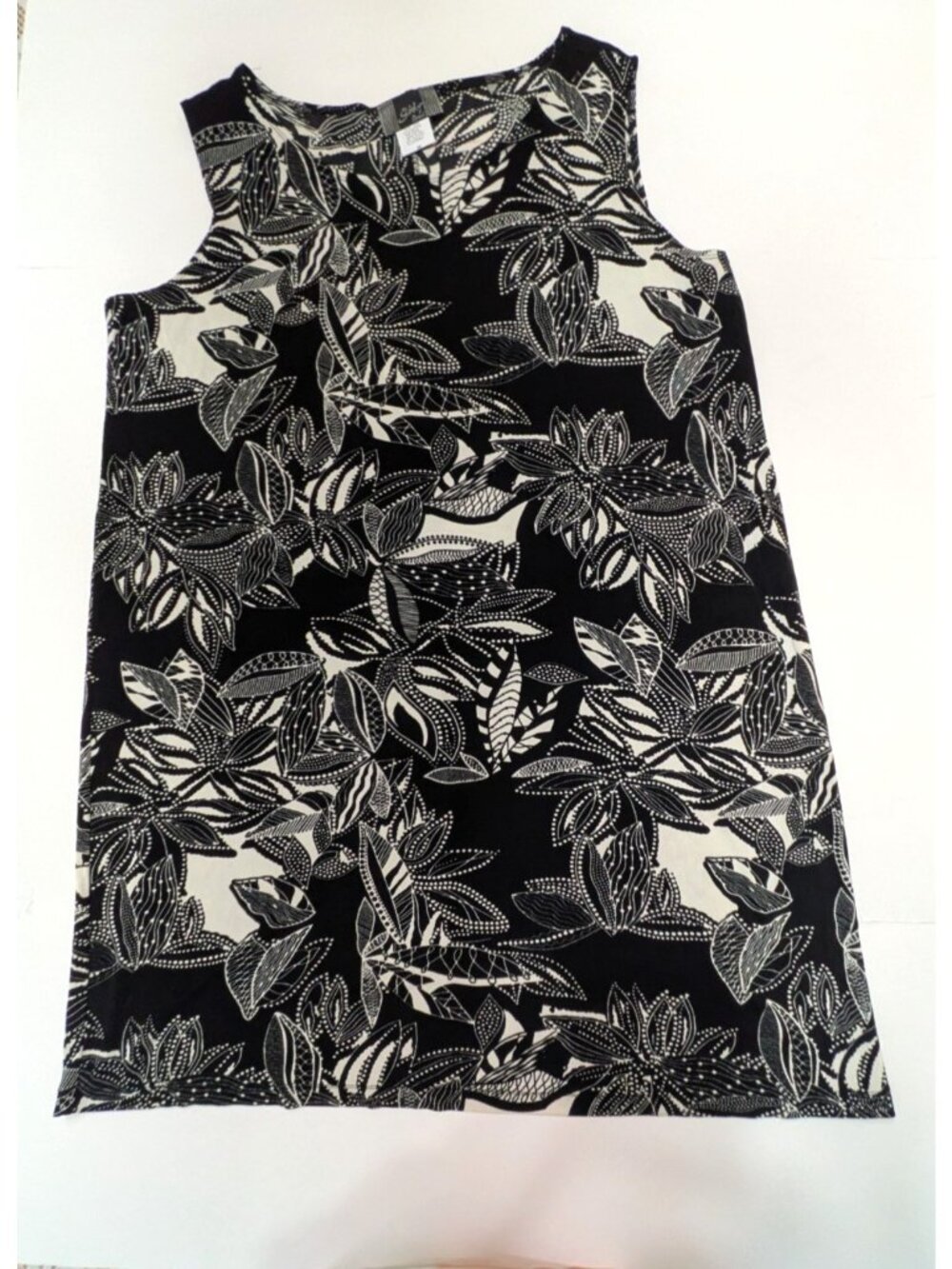 Slinky Brand Size 2X Black and White Tropical Print Sleeveless Shift Dress